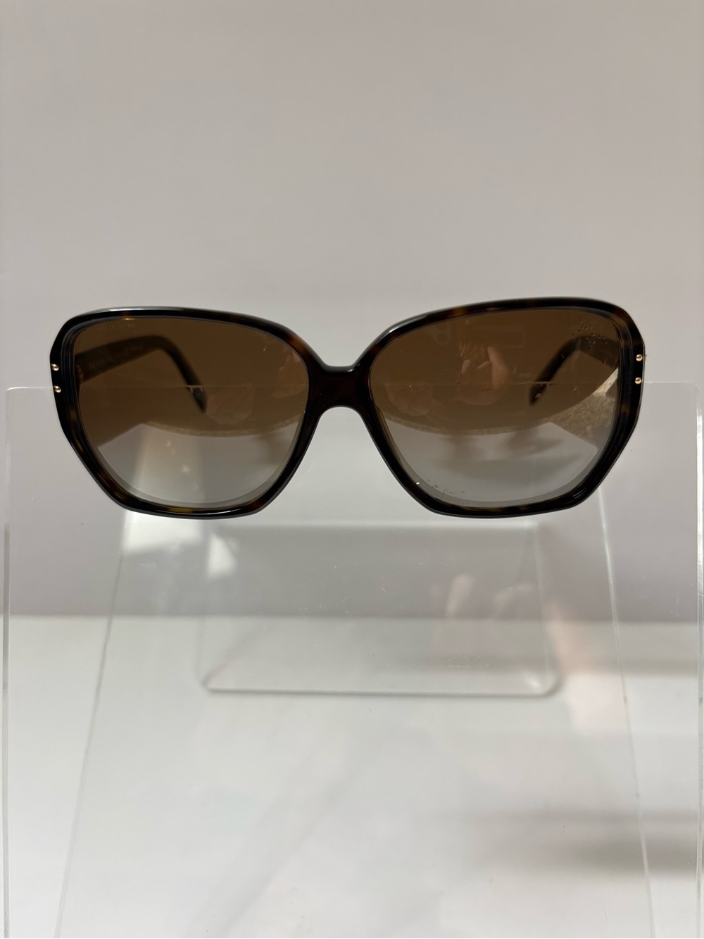 PRADA SPR 16mm Polarized Gradient Sunglasses Made in Italy!🇮🇹